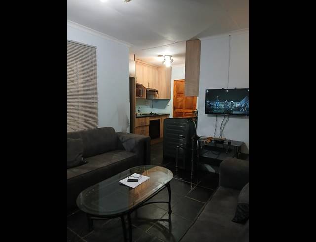 2 BEDROOM HOUSE FOR SALE IN BRAM FISCHERVILLE